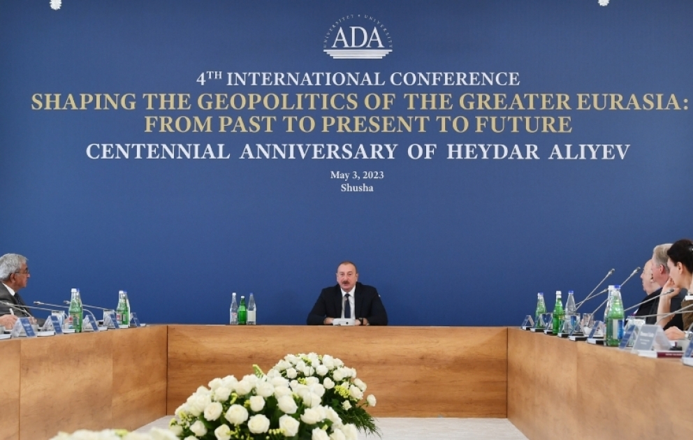 Konferenz zum Thema “Geopolitische Entwicklung von Groß-Eurasien: von der Vergangenheit zur Gegenwart und Zukunft“ in Schuscha 
Präsident Ilham Aliyev nimmt an Sitzung teil