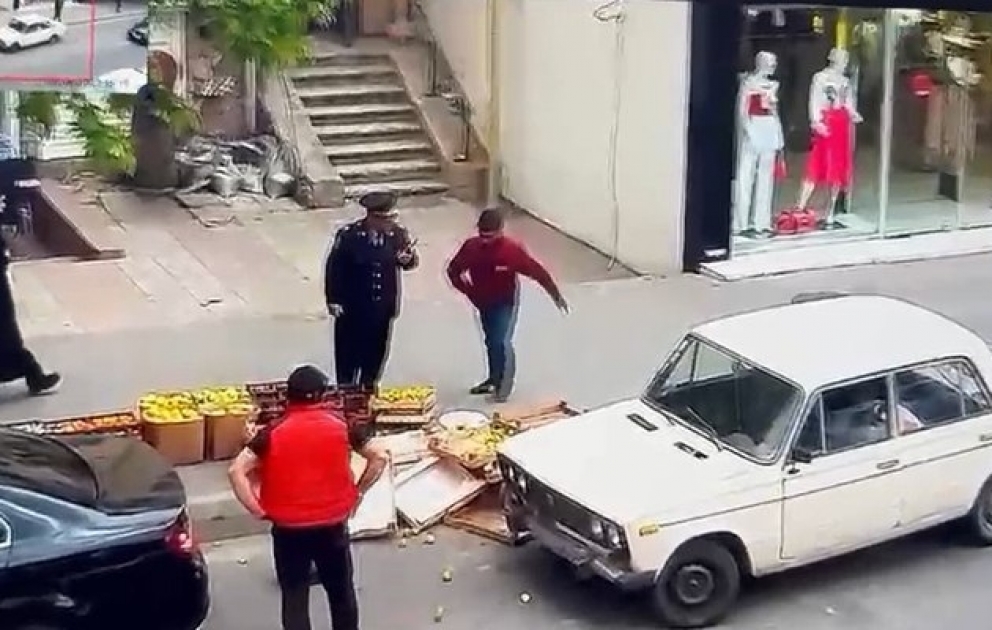 DİN: Vətəndaş satışa çıxardığı məhsulları özü qəsdən dağıdıb