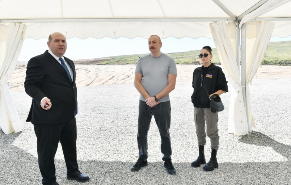 Pose de la première pierre du village de Pirahmadli de la région de Fuzouli