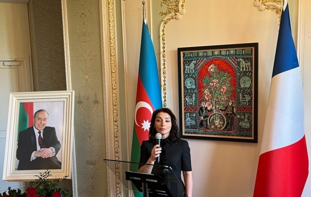 Le 100e anniversaire du Leader national Heydar Aliyev célébré à Paris