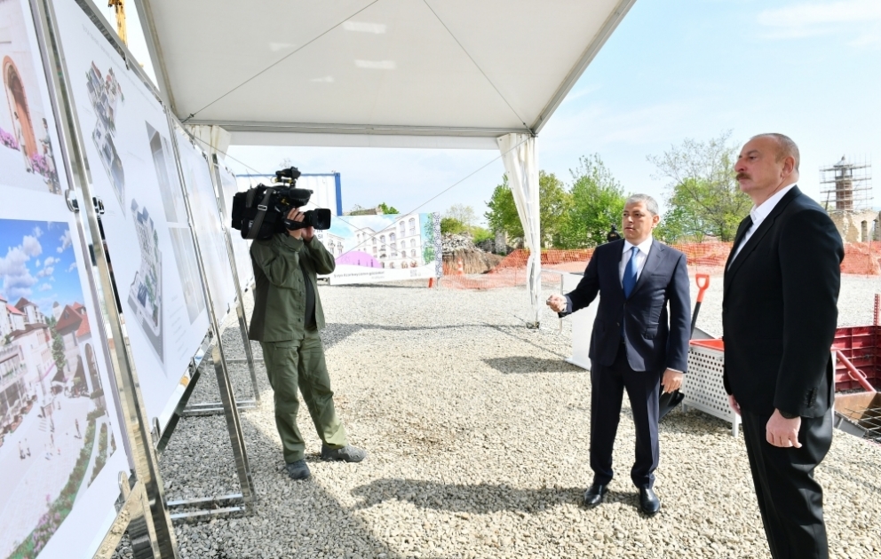 Президент Ильхам Алиев и первая леди Мехрибан Алиева приняли участие в открытии ряда объектов и церемониях закладки фундаментов в городе Шуша