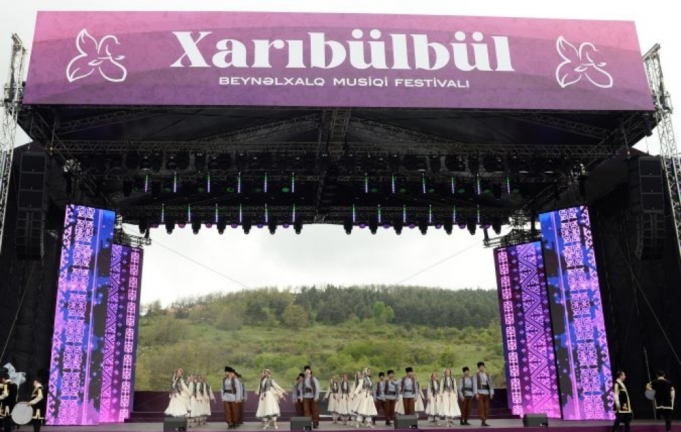 "Xarıbülbül" Musiqi Festivalının birinci günü