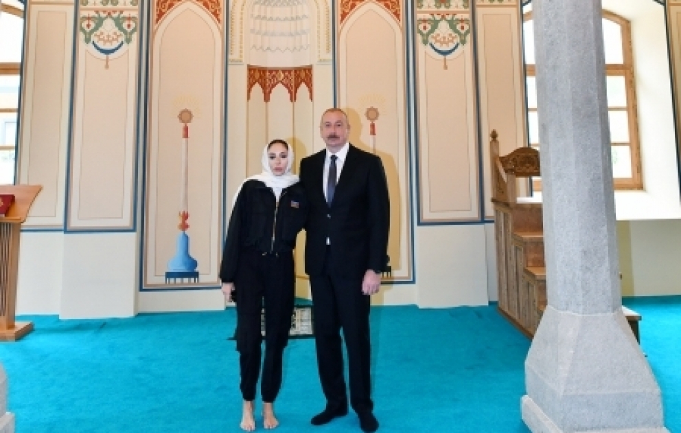 Şuşada Heydər Əliyev Fondu tərəfindən aparılan bərpa işlərindən sonra Saatlı məscidinin açılışı olub