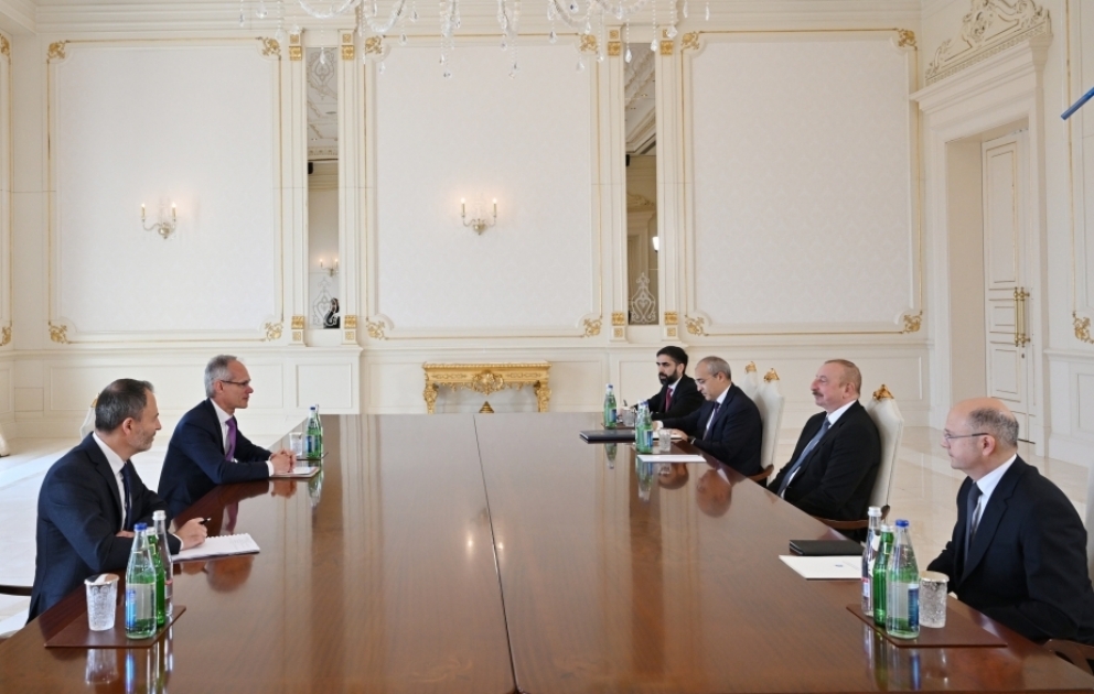 Präsident Ilham Aliyev empfängt den Präsidenten für Exploration und Produktion von TOTAL Energies