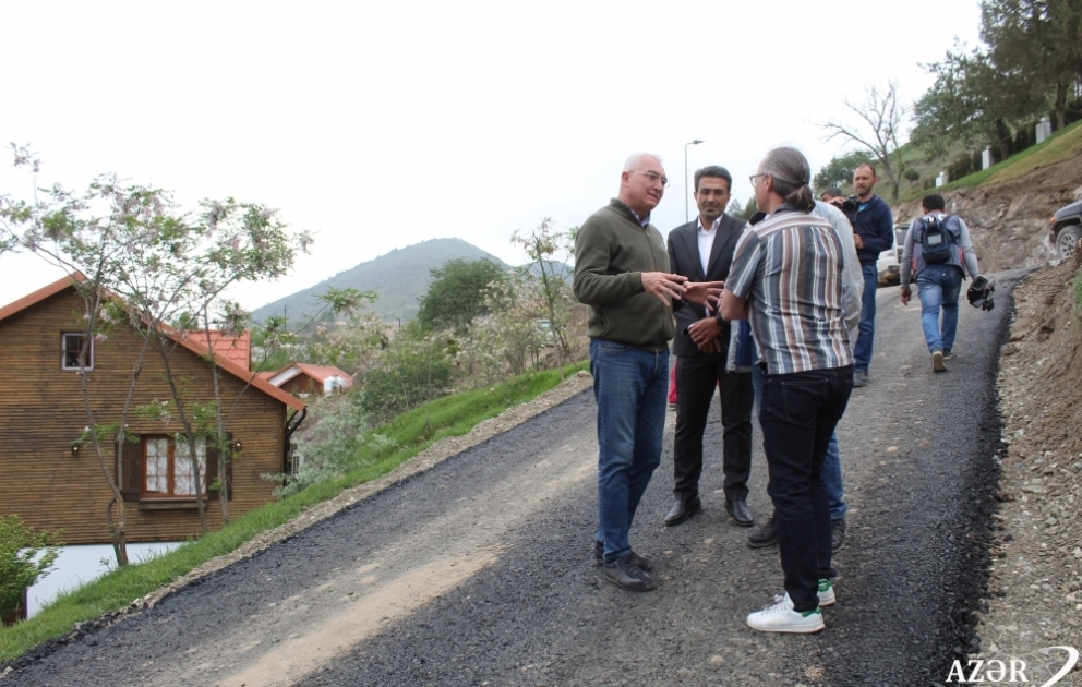 İsveçli səyyahlar Laçında olublar