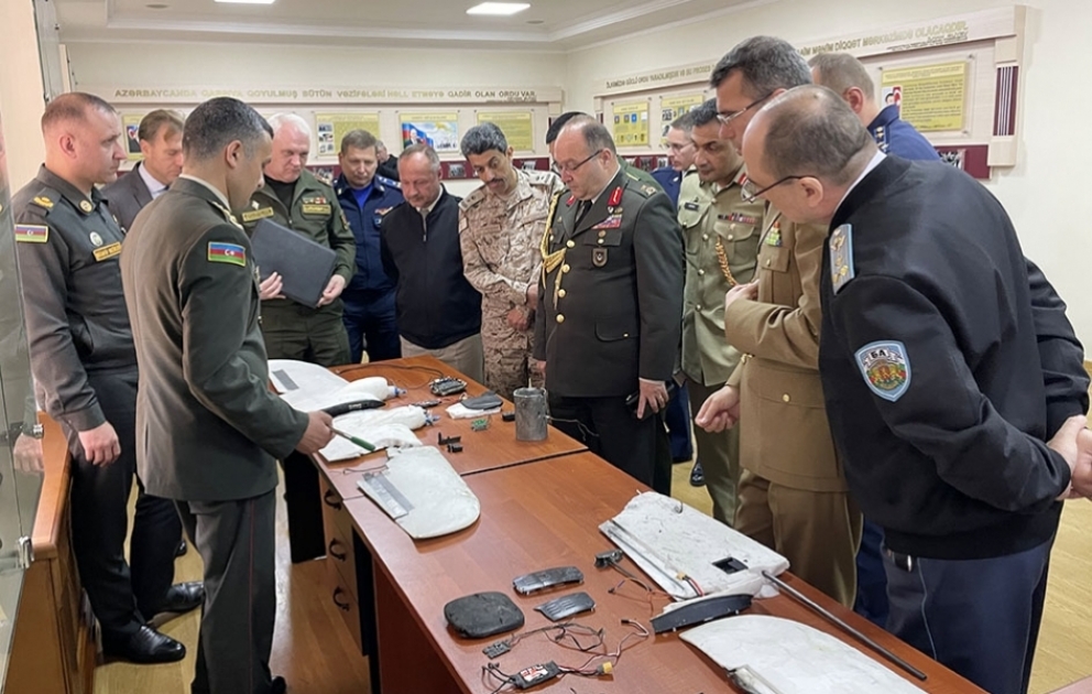 Des attachés militaires ont été informés des provocations arméniennes