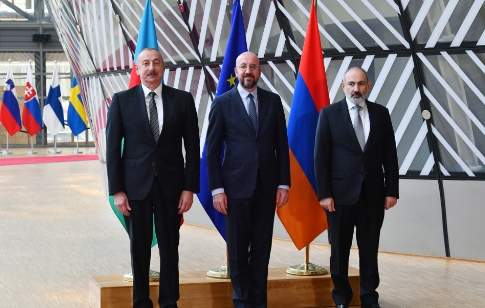 В Брюсселе состоялась встреча Президента Азербайджана Ильхама Алиева с президентом Совета Европейского Союза и премьер-министром Армении