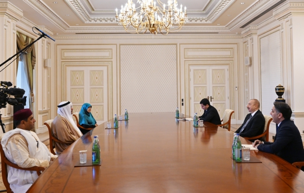 Präsident Ilham Aliyev empfängt Präsidenten des Arabischen Parlaments