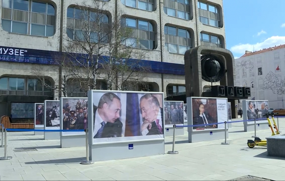 TASS agentliyində Ulu Öndərin 100 illiyinə həsr olunmuş sərgi təşkil edilib