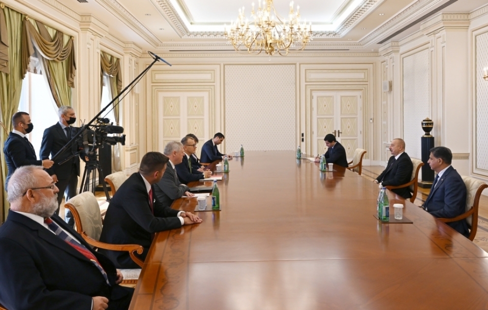 Präsident Ilham Aliyev empfängt Präsidenten des slowakischen Nationalrates