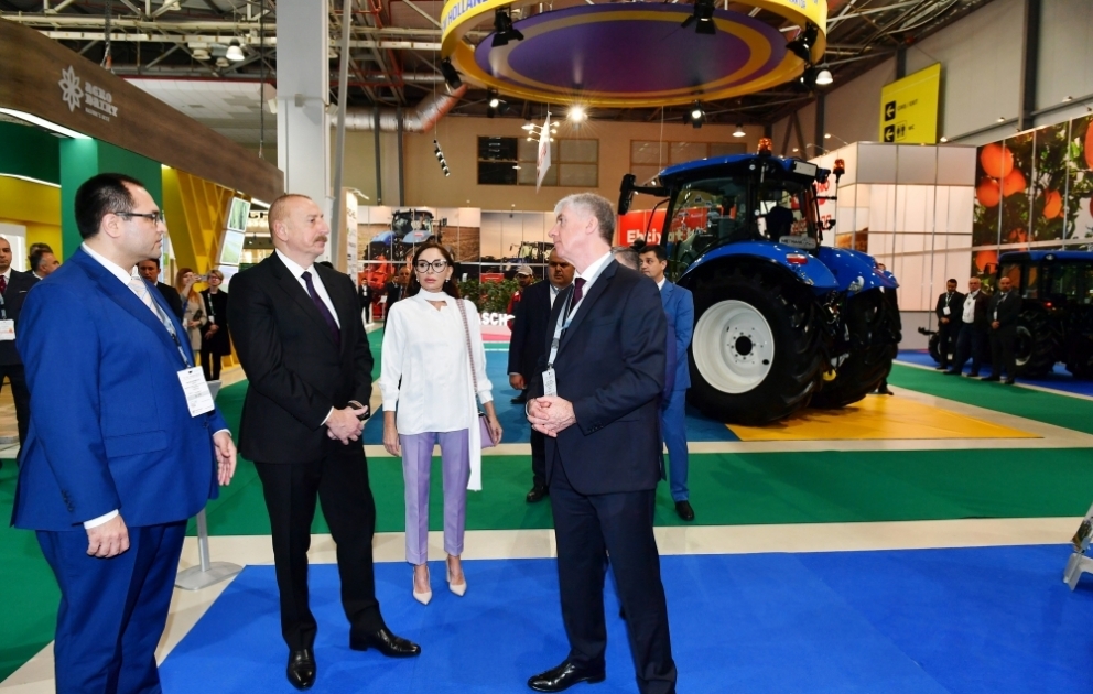 Prezident İlham Əliyev və birinci xanım Mehriban Əliyeva XVI “Caspian Agro” və XXVIII “İnterFood Azerbaijan” sərgiləri ilə tanış olublar