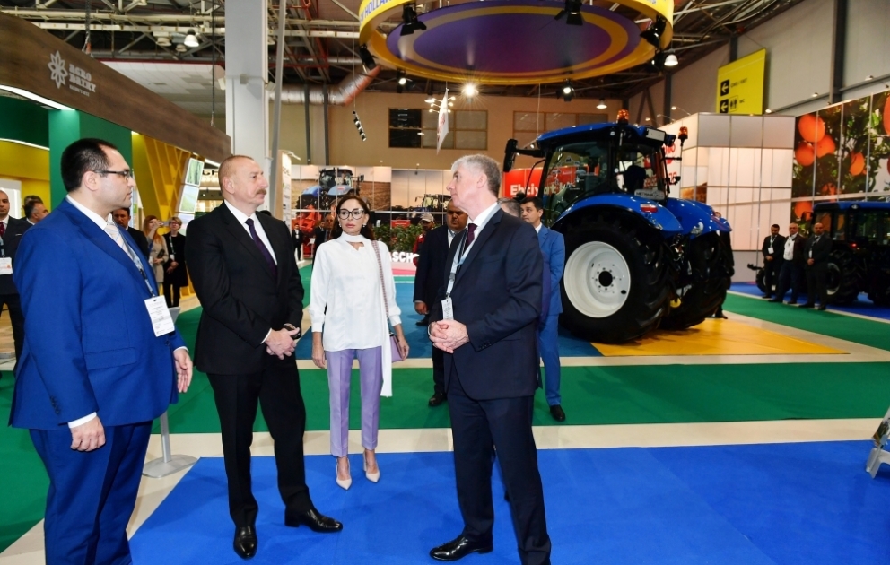 Präsident Ilham Aliyev und First Lady Mehriban Aliyeva besuchen Fachmessen für Landwirtschaft und Lebensmittelindustrie “Caspian Agro“ und „InterFood Azerbaijan“