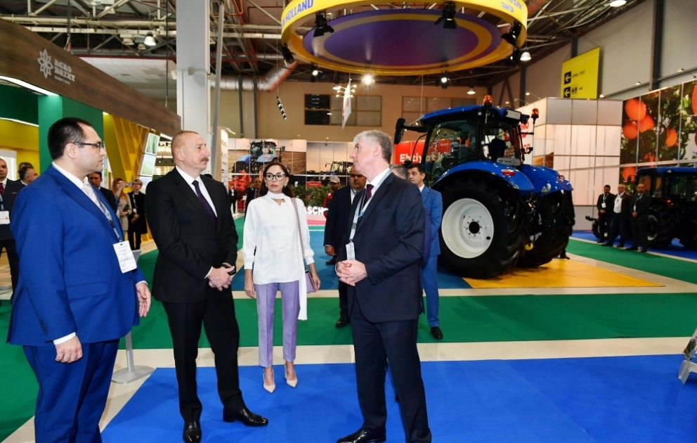 Le président azerbaïdjanais et son épouse visitent la 16e Salon « Caspian Agro » et le 28e Salon « InterFood Azerbaijan »