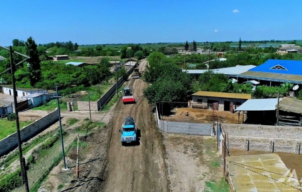 Salyanda 16 min əhalinin istifadə etdiyi yollar yenidən qurulur