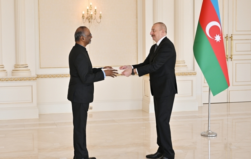 Le président de la République reçoit les lettres de créance du nouvel ambassadeur d’Inde
