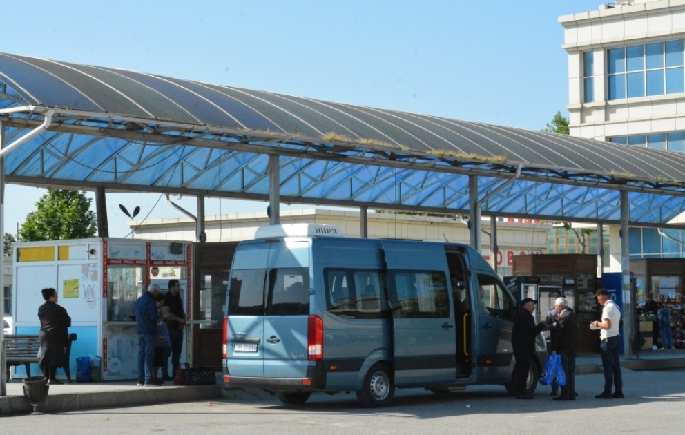 Sərnişinlərin kassanın yerini tanımadığı Xaçmaz avtovağzalı