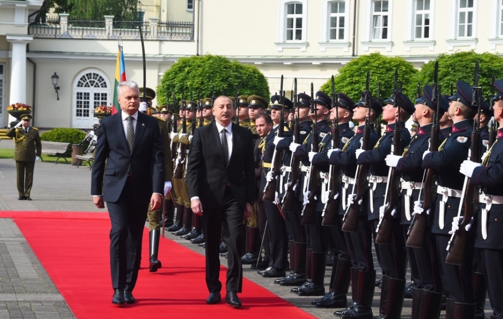 Official welcome ceremony was held for President Ilham Aliyev in Vilnius