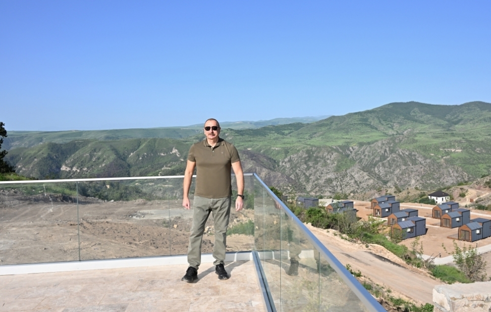 Le président Ilham Aliyev assiste à un certain nombre d’événements dans la ville de Latchine