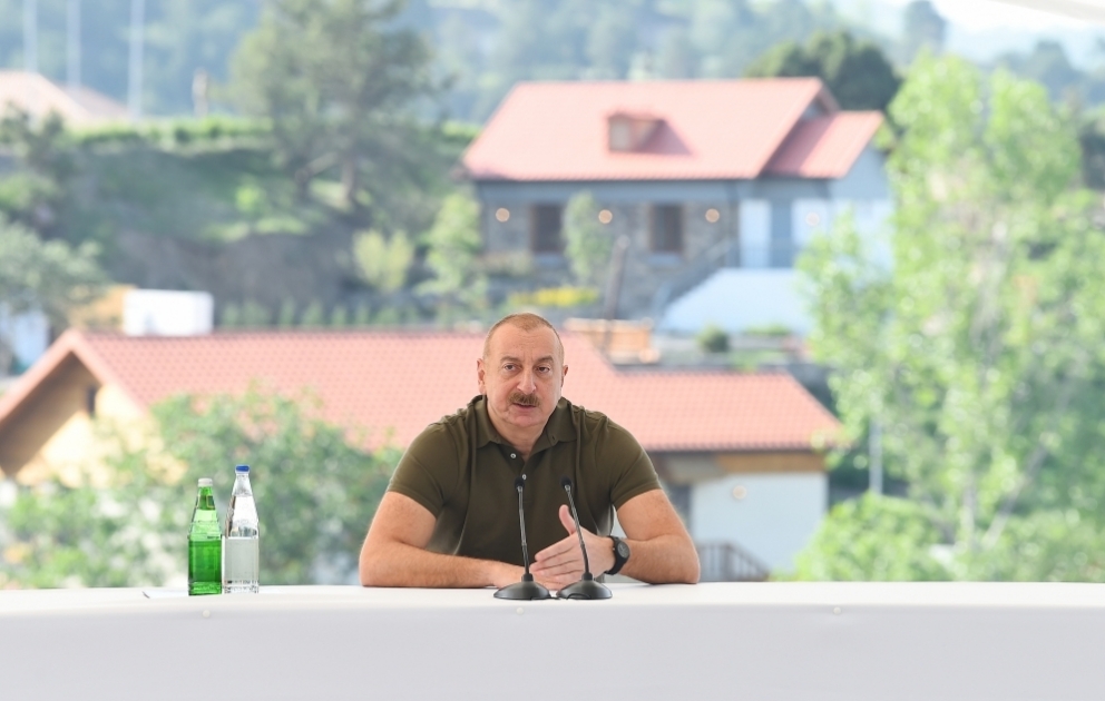Prezidentdən Qarabağdakı separatçılara 
 XƏBƏRDARLIQ: Sizin kitabınız bağlandı!