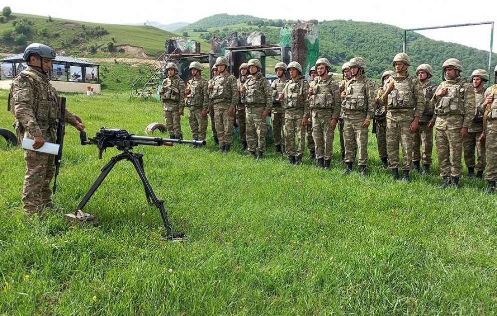 Hərbi vəzifəlilərin təlim toplanışı başa çatıb