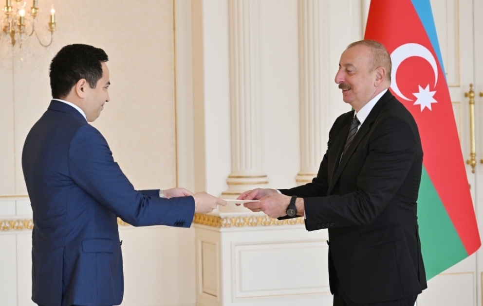 Le président de la République reçoit les lettres de créance du nouvel ambassadeur du Kazakhstan
