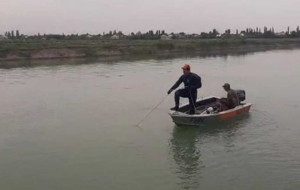 FHN: Yevlaxda çaya düşən şəxsin axtarışları davam edir