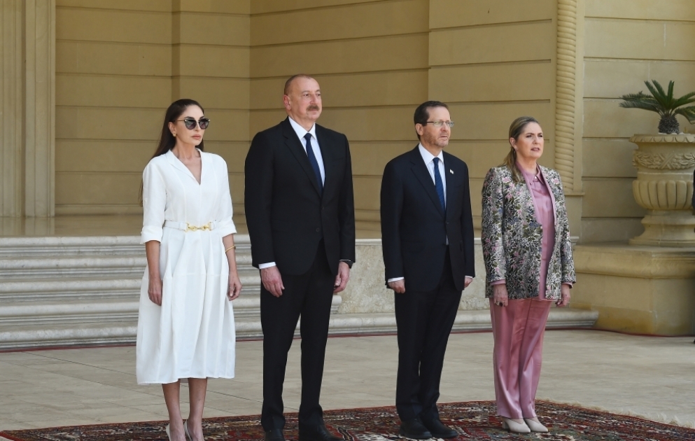 Offizieller Empfang von Präsident Isaac Herzog in Baku
