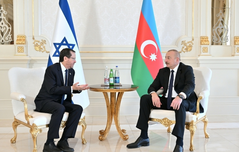 Entretien en tête-à-tête du président azerbaïdjanais Ilham Aliyev avec son homologue israélien Isaac Herzog