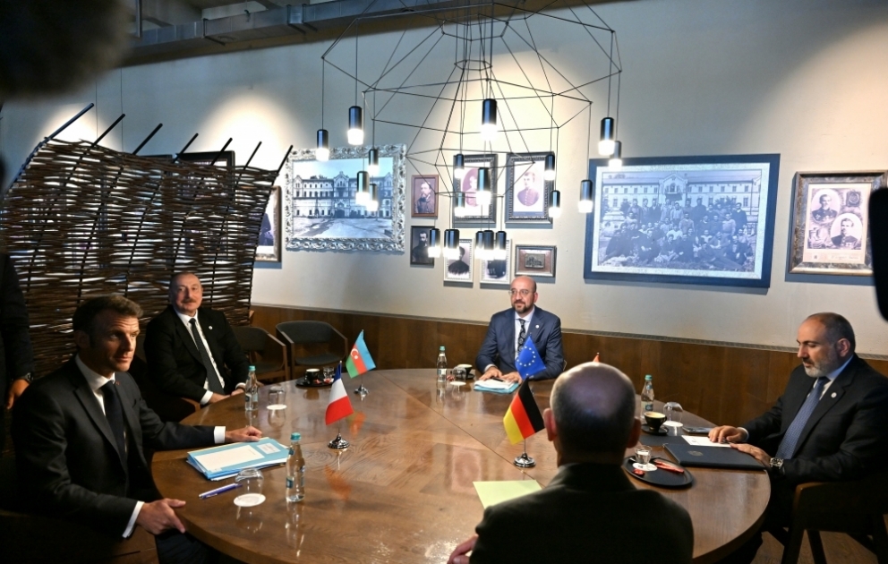 Informelles Treffen von Leadern Aserbaidschans, Armeniens, des EU-Rats, Deutschlands und Frankreichs in Chișinău