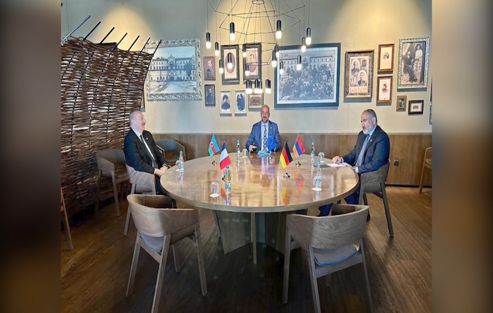 Informal meeting of leaders of Azerbaijan, Armenia and European Council was held in Chișinău