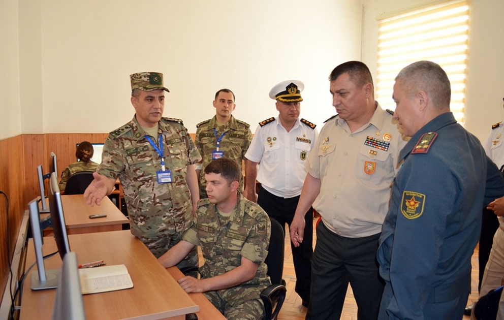 Казахская делегация совершает визит в Азербайджан