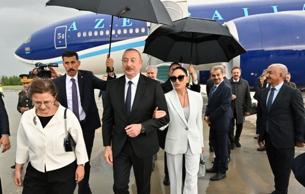 Президент Ильхам Алиев и первая леди Мехрибан Алиева прибыли с рабочим визитом в Турцию