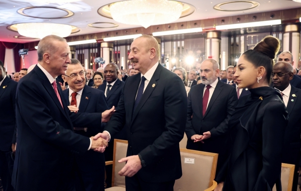 Entrée en fonction du président Erdogan : la réception officielle se tient à Ankara 
Le président azerbaïdjanais Aliyev assiste à la cérémonie, accompagné de son épouse
