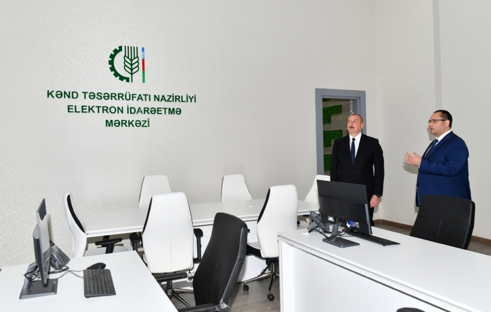Präsident Ilham Aliyev weiht neues Verwaltungsgebäude des Landwirtschaftsministeriums in Baku ein