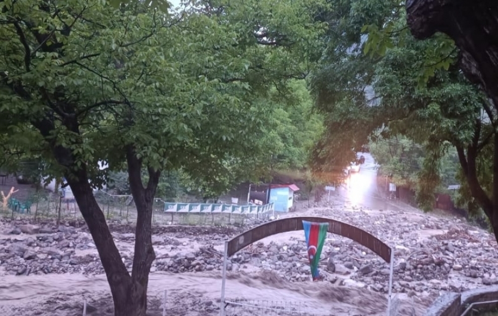 Güclü sel Lahıcda həyatı iflic edib