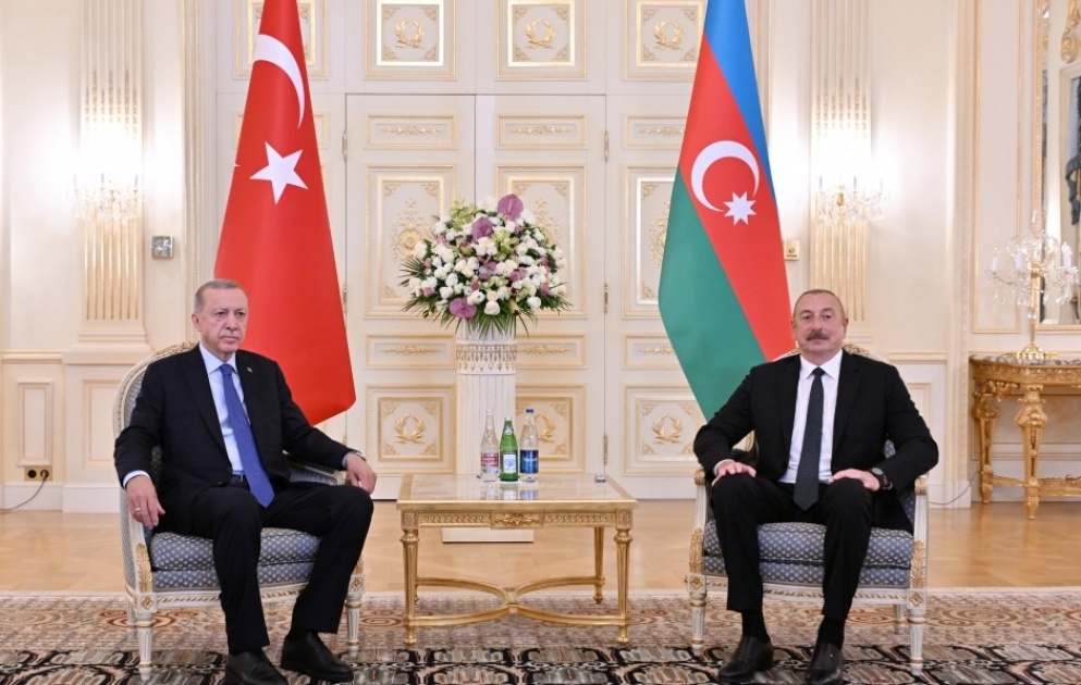 Prezident İlham Əliyevin Türkiyə Prezidenti Rəcəb Tayyib Ərdoğan ilə təkbətək görüşü olub
