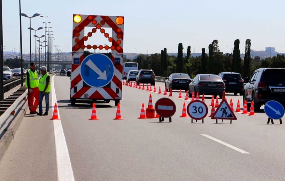 Paytaxtın bəzi yollarında xətlənmə işləri aparılır