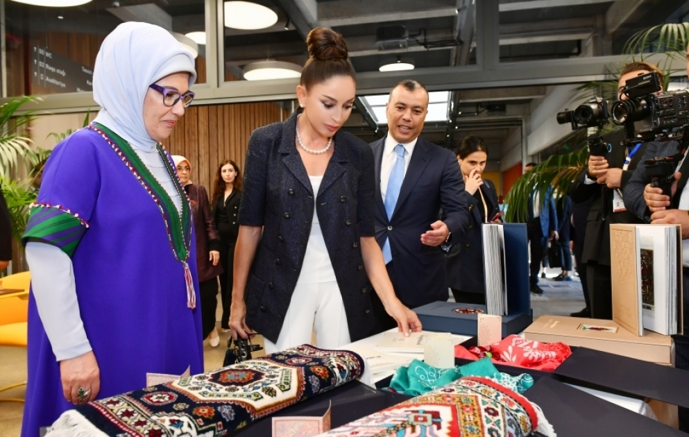 Azərbaycanın və Türkiyənin birinci xanımları Bakıdakı DOST İnklüziv İnkişaf və Yaradıcılıq Mərkəzi ilə tanış olublar