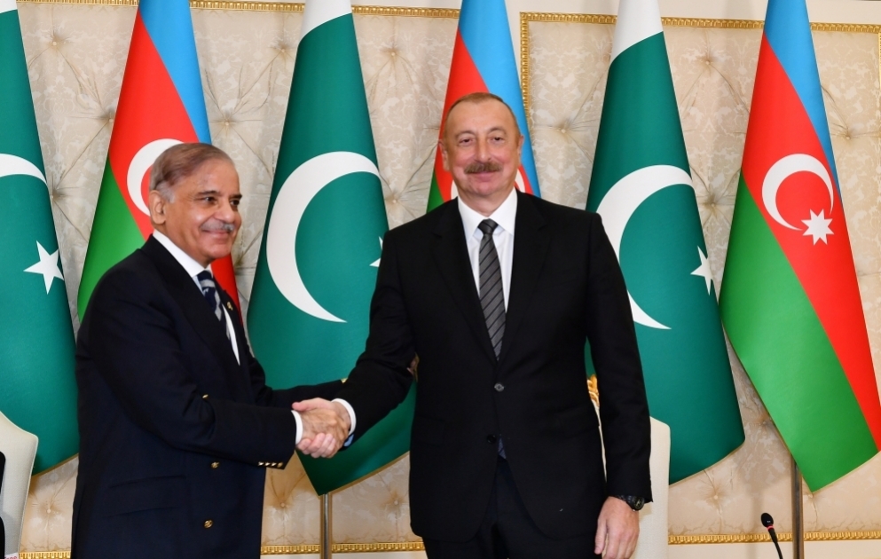 Prezident İlham Əliyev və Baş nazir Məhəmməd Şahbaz Şərif mətbuata bəyanatlarla çıxış ediblər
