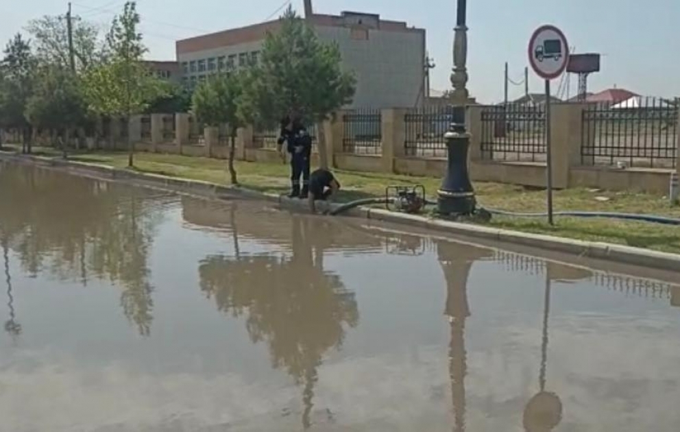 İntensiv yağışlar Yevlaxda bir sıra fəsadlara səbəb olub