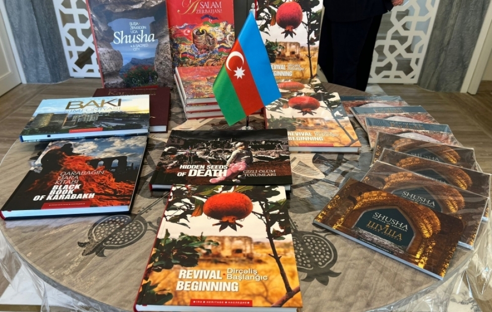 Romada “Dirçəliş. Başlanğıc” kitabının təqdimatı olub