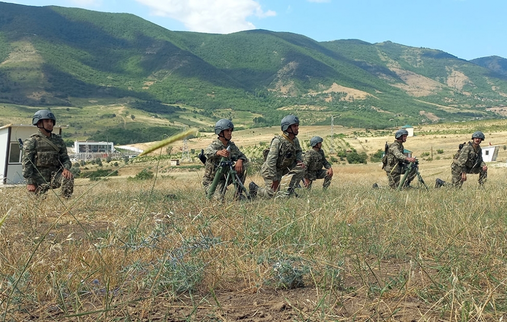 Hərbi vəzifəlilərin təlim toplanışı başa çatıb
