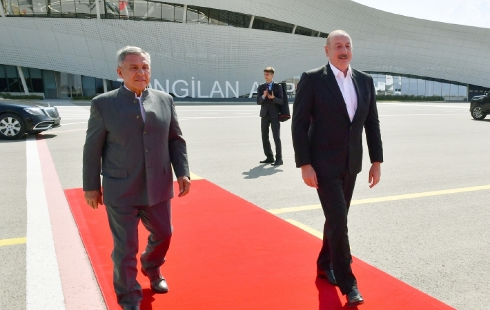 Präsident Ilham Aliyev und Präsident von Tatarstan Rustam Minnikhanov aus Zangilan nach Baku aufgebrochen