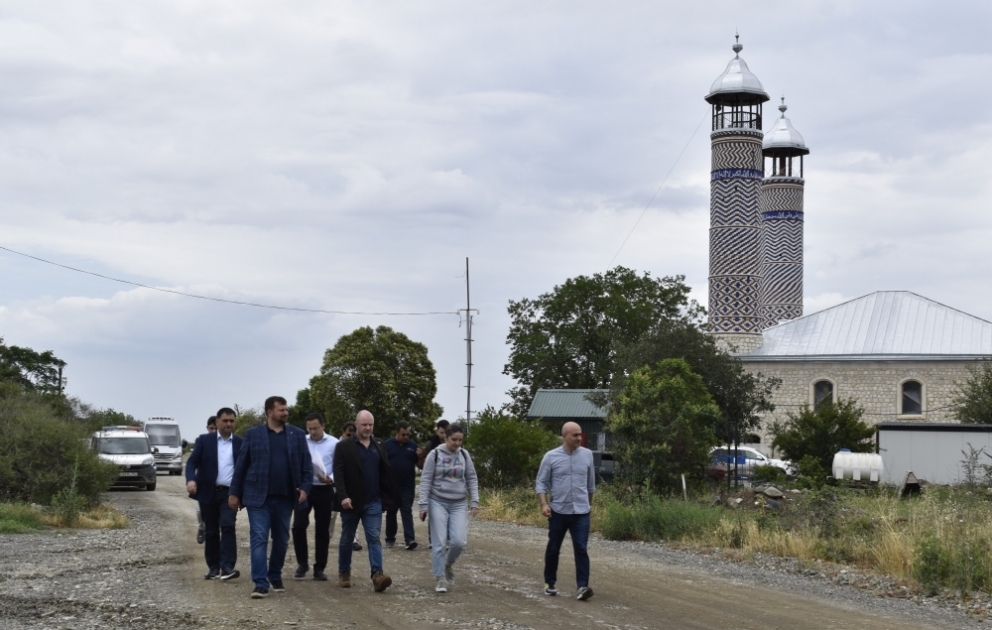 Une délégation de la Chambre des députés de la République tchèque entame une visite à Aghdam
