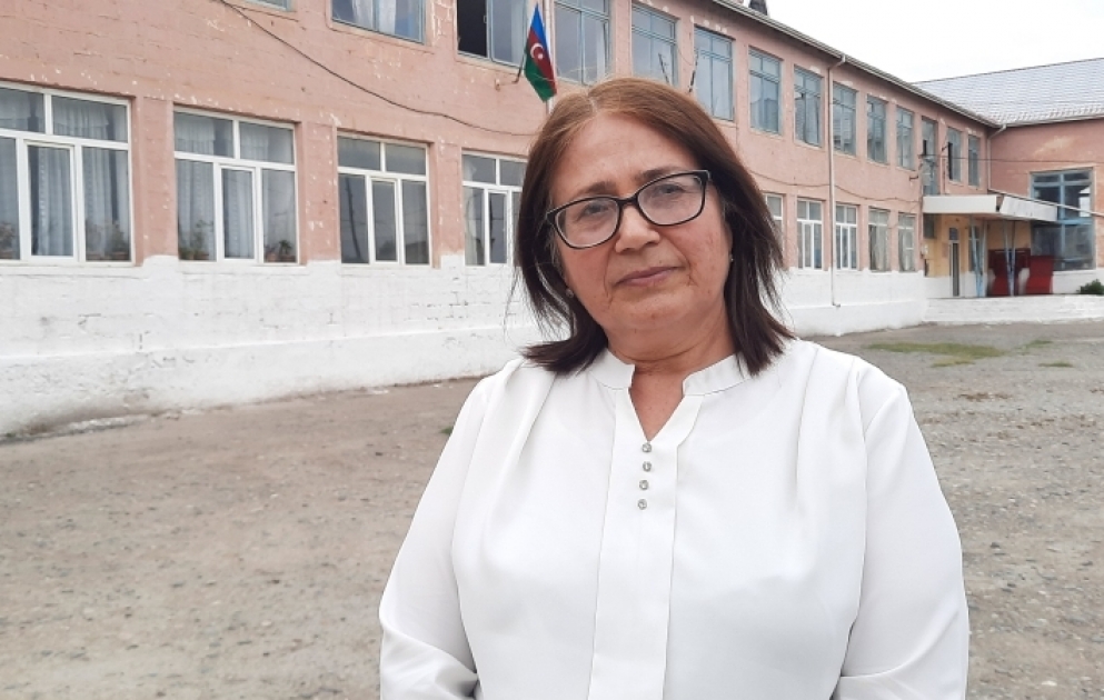 Salyanda 57 yaşlı ibtidai sinif müəllimi imtahanda maksimum bal toplayıb