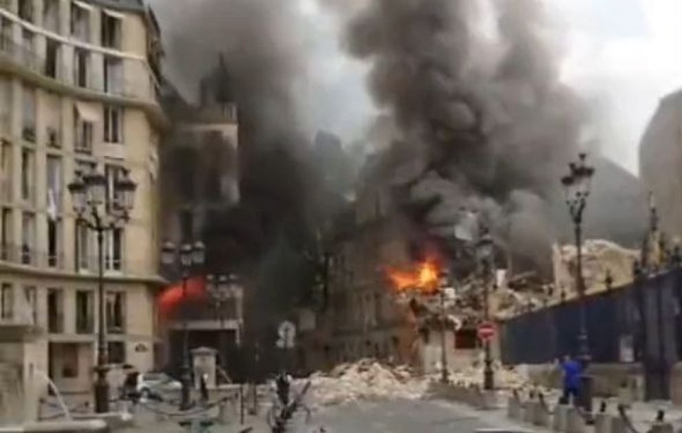 Une violente explosion au gaz vient d’avoir lieu dans le centre de Paris