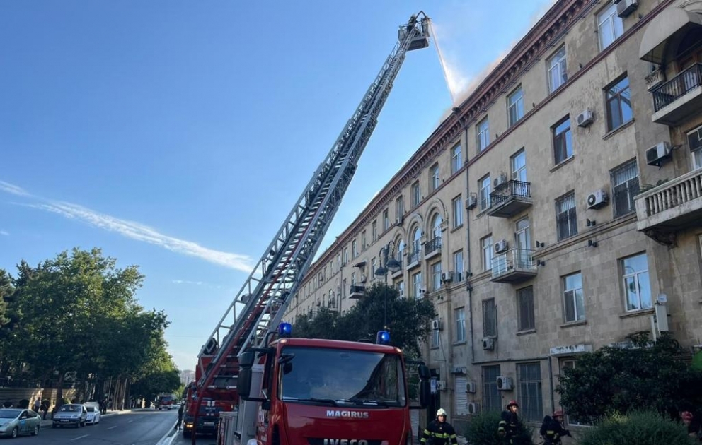 Bakıda yaşayış binasında yanğın