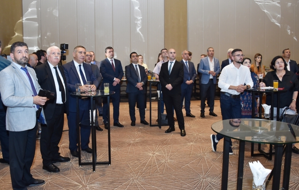 Азербайджанских журналистов наградили в связи с Днем работников печати и средств массовой информации в Узбекистане