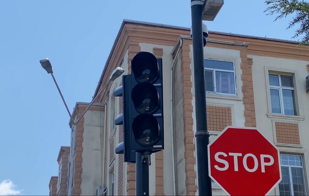 Biləcəri qəsəbəsində işıqfor problemi