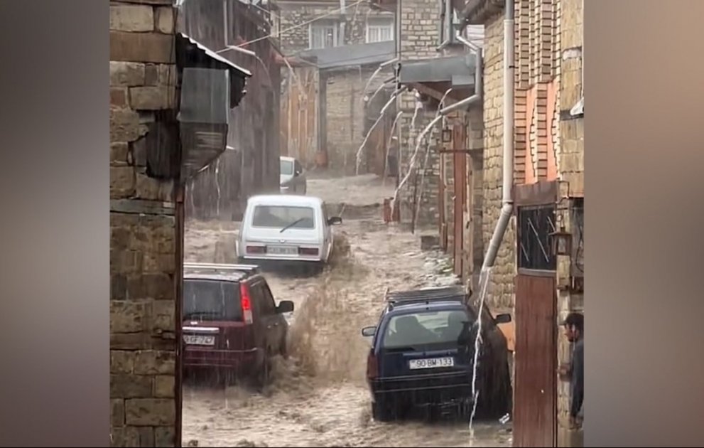 Sel Lahıcda fəsadlar törətdi